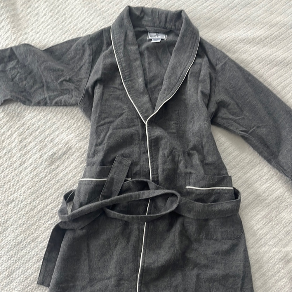 Boys Petite Plume robe size 5-6